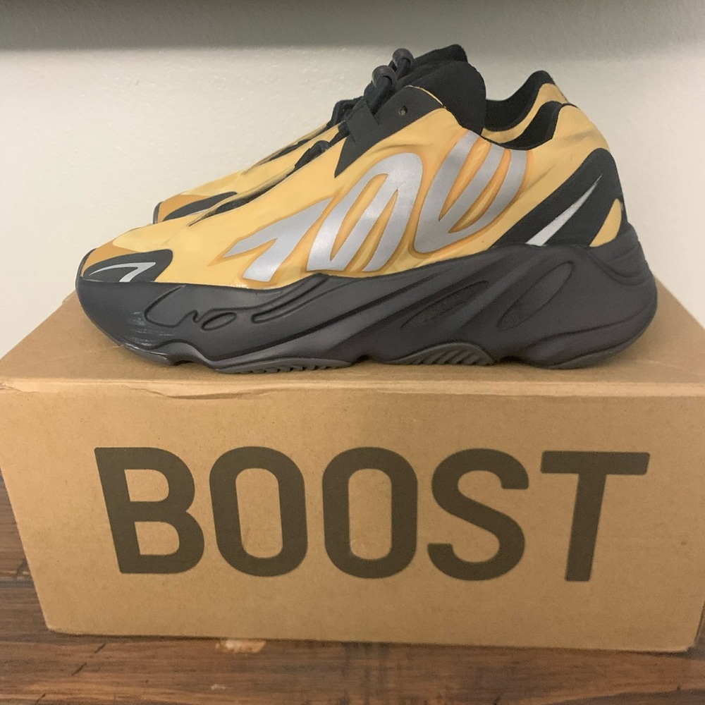 Yeezy 700 Honey Flux